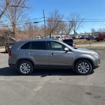 Another view of 2015 Kia Sorento EX for sale in Westfield, IN at Indy Auto Man - Westfield