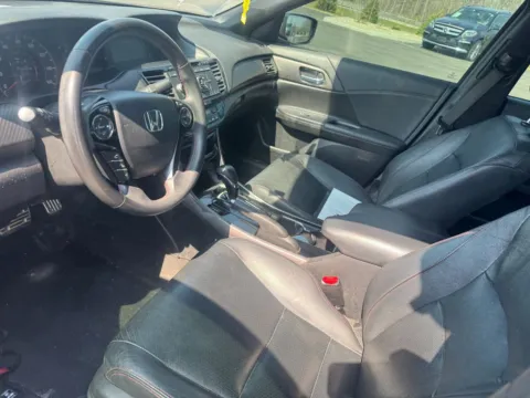 More photos of 2017 Honda Accord Sport Special Edition at Indy Auto Man - Westfield, IN