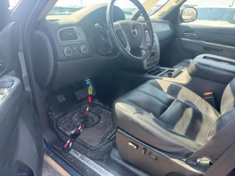 More photos of 2011 GMC Sierra 1500 SLT at Indy Auto Man - Westfield, IN