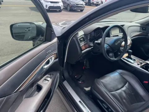 More photos of 2014 INFINITI Q70 3.7X at Indy Auto Man - Westfield, IN