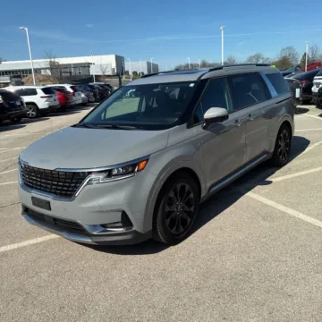 Photos of 2022 Kia Carnival SX Prestige for sale in Westfield, IN at Indy Auto Man - Westfield