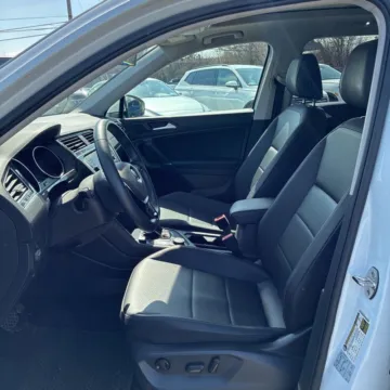 More photos of 2020 Volkswagen Tiguan 2.0T SE 4Motion at Indy Auto Man - Westfield, IN