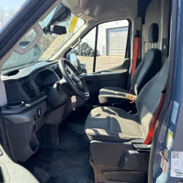 More photos of 2021 Ford Transit-250 at Indy Auto Man - Westfield, IN