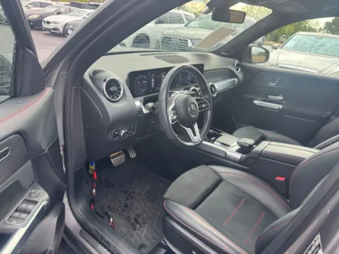 More photos of 2020 Mercedes-Benz GLB 250 4MATIC at Indy Auto Man - Westfield, IN