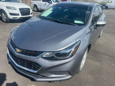 Photos of 2018 Chevrolet Cruze LT for sale in Westfield, IN at Indy Auto Man - Westfield