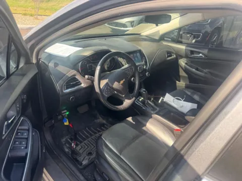 More photos of 2018 Chevrolet Cruze LT at Indy Auto Man - Westfield, IN