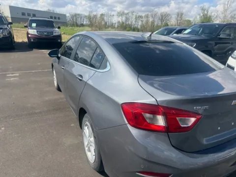 More photos of 2018 Chevrolet Cruze LT at Indy Auto Man - Westfield, IN