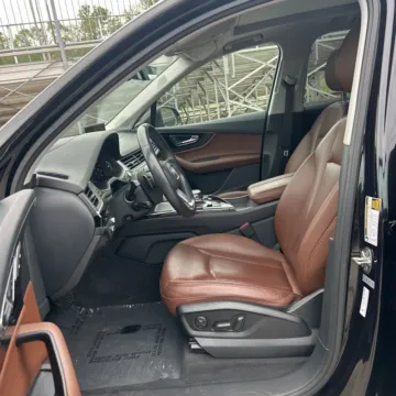 More photos of 2019 Audi Q7 55 Prestige quattro at Indy Auto Man - Westfield, IN