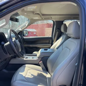 More photos of 2021 Ford Expedition Limited at Indy Auto Man - Westfield, IN