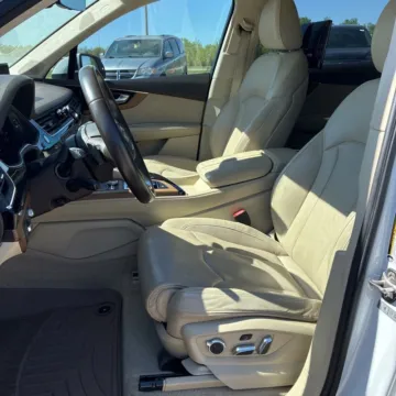 More photos of 2017 Audi Q7 3.0T Prestige quattro at Indy Auto Man - Westfield, IN