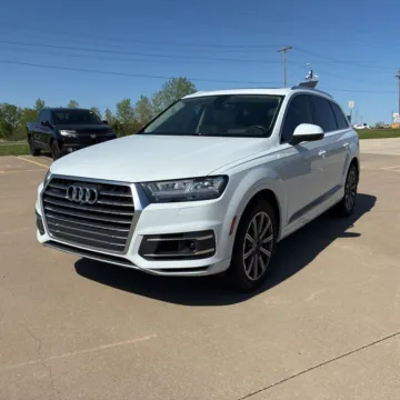 Photos of 2017 Audi Q7 3.0T Prestige quattro for sale in Westfield, IN at Indy Auto Man - Westfield