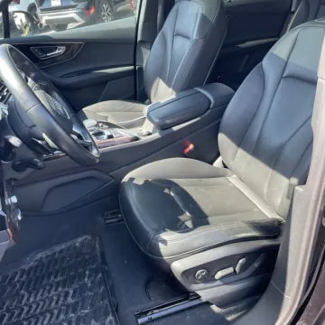 More photos of 2017 Audi Q7 3.0T Prestige quattro at Indy Auto Man - Westfield, IN