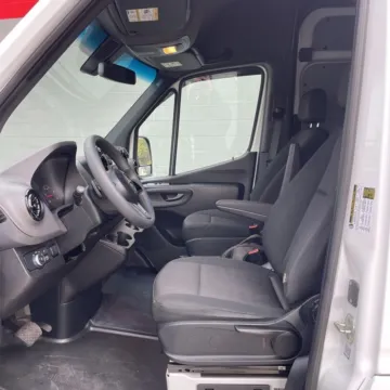 More photos of 2022 Mercedes-Benz Sprinter 2500 Cargo 170 WB Extended at Indy Auto Man - Westfield, IN