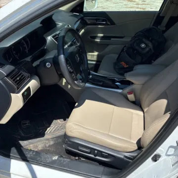 More photos of 2016 Honda Accord EX-L w/Navigation and Honda Sensing at Indy Auto Man - Westfield, IN