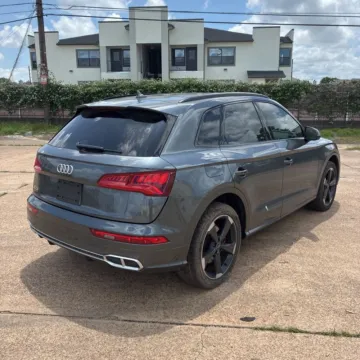 More photos of 2019 Audi SQ5 3.0T Prestige quattro at Indy Auto Man - Westfield, IN