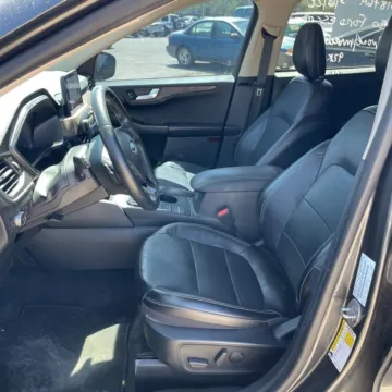 More photos of 2020 Ford Escape Titanium at Indy Auto Man - Westfield, IN