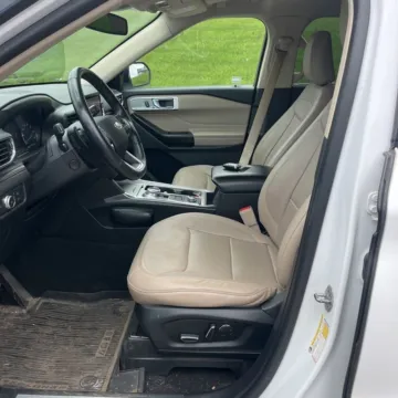 More photos of 2020 Ford Explorer Limited at Indy Auto Man - Westfield, IN