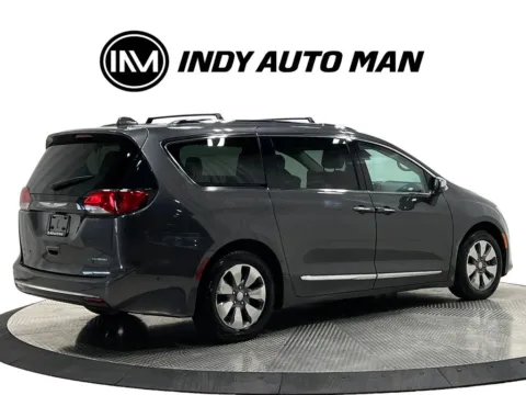 More photos of 2018 Chrysler Pacifica Hybrid Limited at Indy Auto Man - Westfield, IN