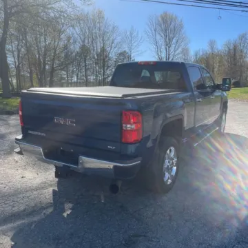 More photos of 2018 GMC Sierra 2500HD SLT at Indy Auto Man - Westfield, IN