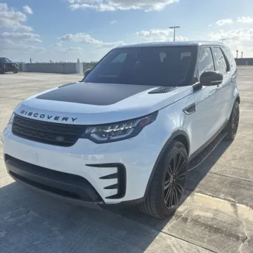 Photos of 2017 Land Rover Discovery HSE for sale in Westfield, IN at Indy Auto Man - Westfield