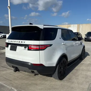 More photos of 2017 Land Rover Discovery HSE at Indy Auto Man - Westfield, IN