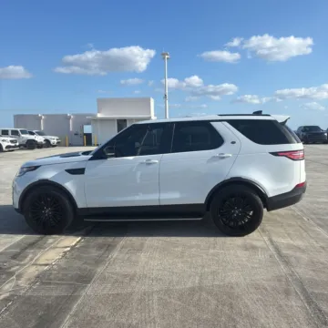 More photos of 2017 Land Rover Discovery HSE at Indy Auto Man - Westfield, IN