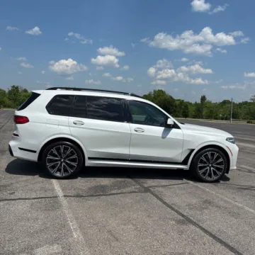 Another view of 2022 BMW X7 M50i for sale in Westfield, IN at Indy Auto Man - Westfield