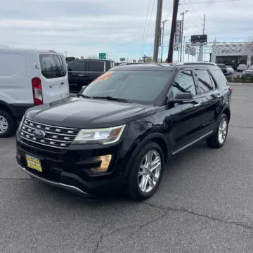 Photos of 2016 Ford Explorer Limited for sale in Westfield, IN at Indy Auto Man - Westfield