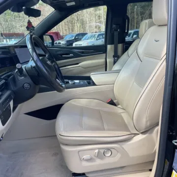 More photos of 2021 Cadillac Escalade Premium Luxury at Indy Auto Man - Westfield, IN