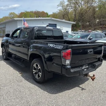 More photos of 2019 Toyota Tacoma TRD Sport V6 at Indy Auto Man - Westfield, IN