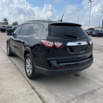 More photos of 2016 Chevrolet Traverse 2LT at Indy Auto Man - Westfield, IN