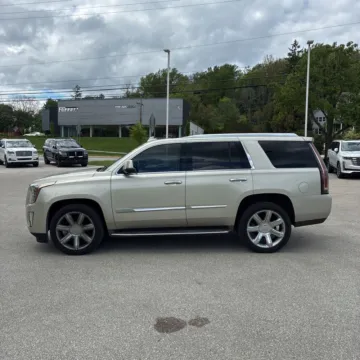 More photos of 2017 Cadillac Escalade Luxury at Indy Auto Man - Westfield, IN