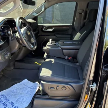 More photos of 2022 Chevrolet Silverado 1500 LT at Indy Auto Man - Westfield, IN