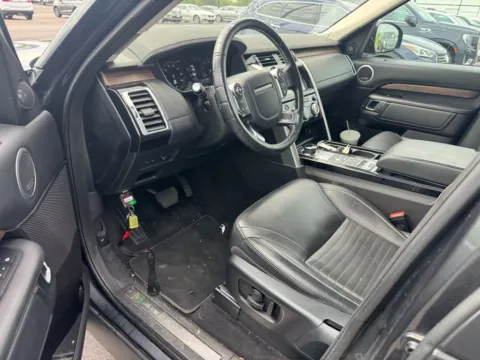More photos of 2018 Land Rover Discovery HSE Luxury at Indy Auto Man - Westfield, IN