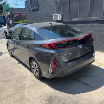 More photos of 2017 Toyota Prius Prime Advanced at Indy Auto Man - Westfield, IN