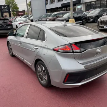 More photos of 2020 Hyundai Ioniq Plug-In Hybrid Limited at Indy Auto Man - Westfield, IN