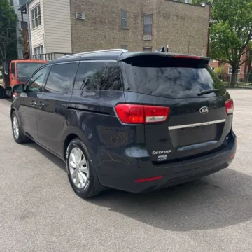 More photos of 2016 Kia Sedona EX at Indy Auto Man - Westfield, IN