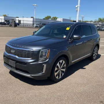 Photos of 2020 Kia Telluride S for sale in Westfield, IN at Indy Auto Man - Westfield