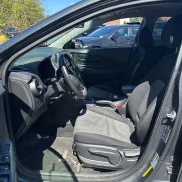 More photos of 2018 Hyundai Kona SEL at Indy Auto Man - Westfield, IN