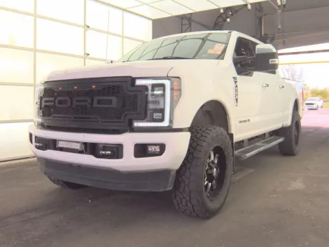 Photos of 2017 Ford F-250SD XLT for sale in Westfield, IN at Indy Auto Man - Westfield