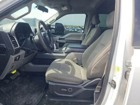 More photos of 2017 Ford F-250SD XLT at Indy Auto Man - Westfield, IN