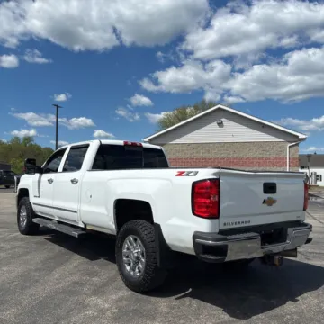 More photos of 2019 Chevrolet Silverado 3500HD LTZ at Indy Auto Man - Westfield, IN