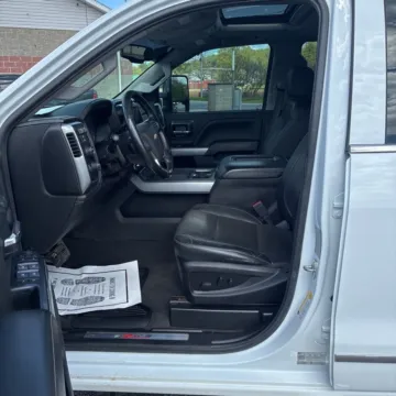 More photos of 2019 Chevrolet Silverado 3500HD LTZ at Indy Auto Man - Westfield, IN