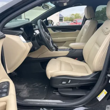 More photos of 2019 Cadillac XT5 at Indy Auto Man - Westfield, IN