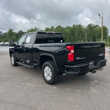 More photos of 2023 Chevrolet Silverado 3500HD High Country at Indy Auto Man - Westfield, IN