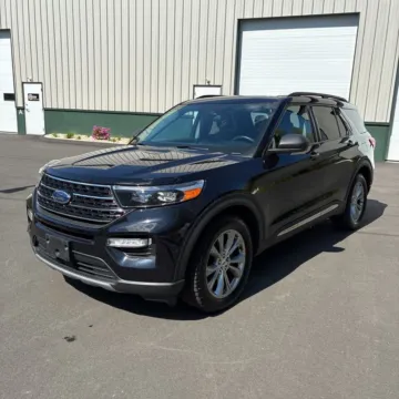 Photos of 2021 Ford Explorer XLT for sale in Westfield, IN at Indy Auto Man - Westfield
