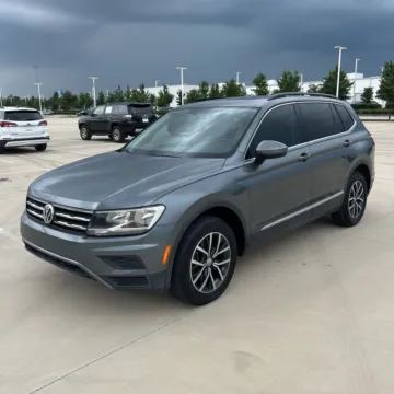 Photos of 2018 Volkswagen Tiguan 2.0T SE for sale in Westfield, IN at Indy Auto Man - Westfield