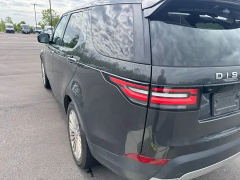 Another view of 2018 Land Rover Discovery HSE Luxury for sale in Westfield, IN at Indy Auto Man - Westfield