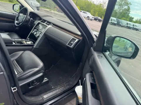 More photos of 2018 Land Rover Discovery HSE Luxury at Indy Auto Man - Westfield, IN