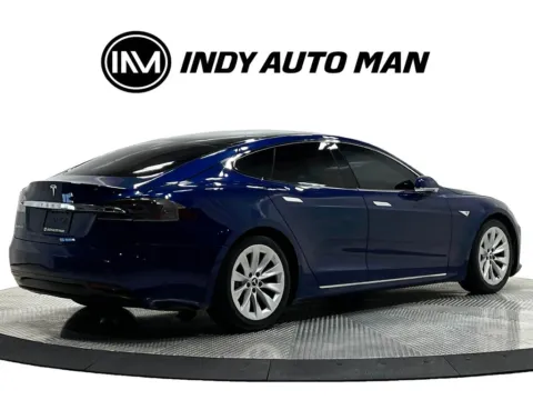 More photos of 2016 Tesla Model S 70D at Indy Auto Man - Westfield, IN